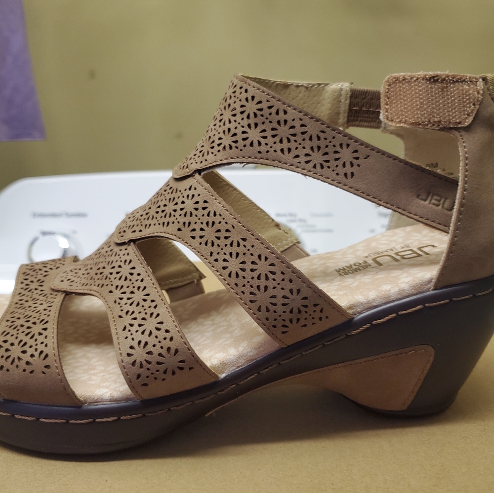 Sandals - Picture 3 of 3